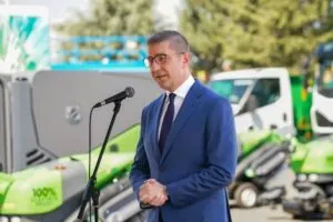 Мицкоски: половина милијарда евра децентрализирани кон општините, следни се електричните автобуси