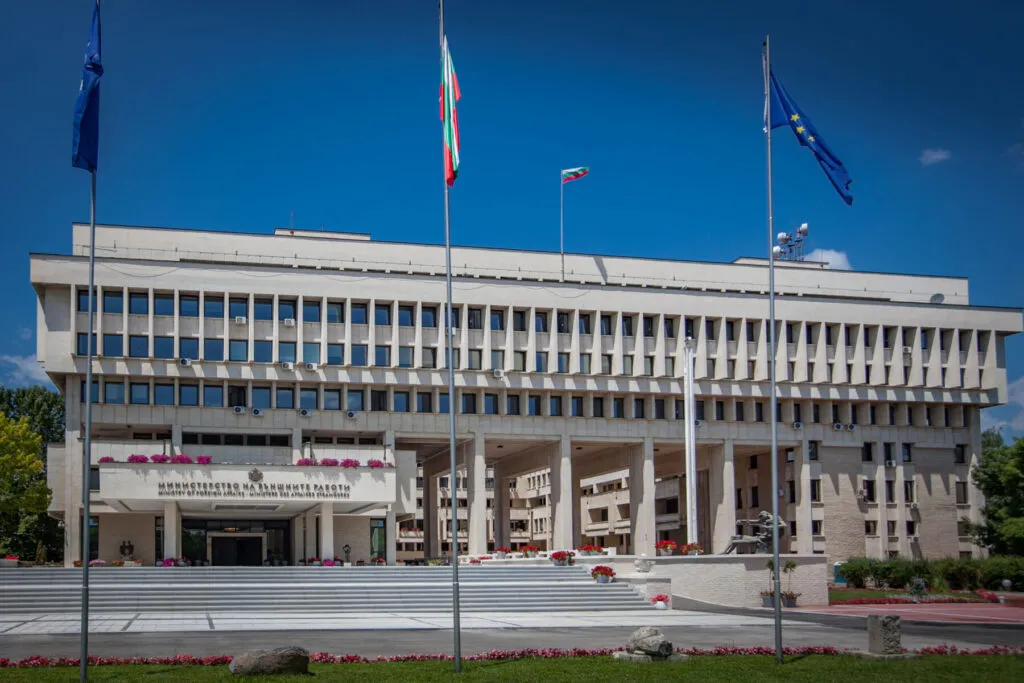 Скопје бара ЕУ да биде во разговорите со Бугарија, Софија одговори: може, но обврските остануваат