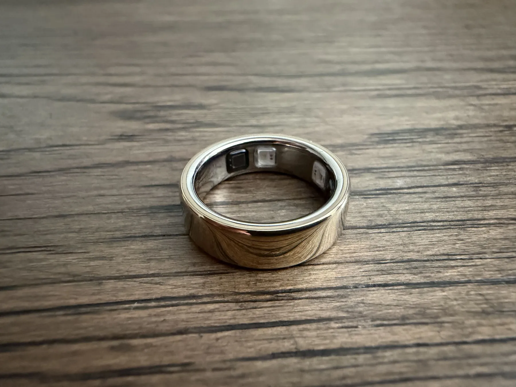 A Finnish ring holding 42 billion hours of other people's data goes public at 16 billion dollars: the same week it is sued for guessing sleep like a coin toss