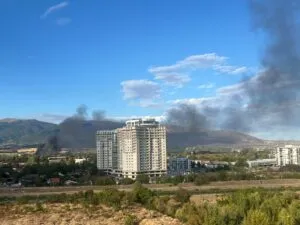 Црн чад над Скопје: гореше магацин за бои и лакови во кругот на „Железара“