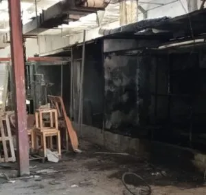 Пожар во фабриката за мебел во Кочани: пожарникарите го запреа огнот пред маркетот