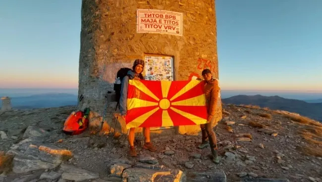 35 врвови за четири дена: две планинарки изодија 110 километри по Шара со по 20 килограми на грб