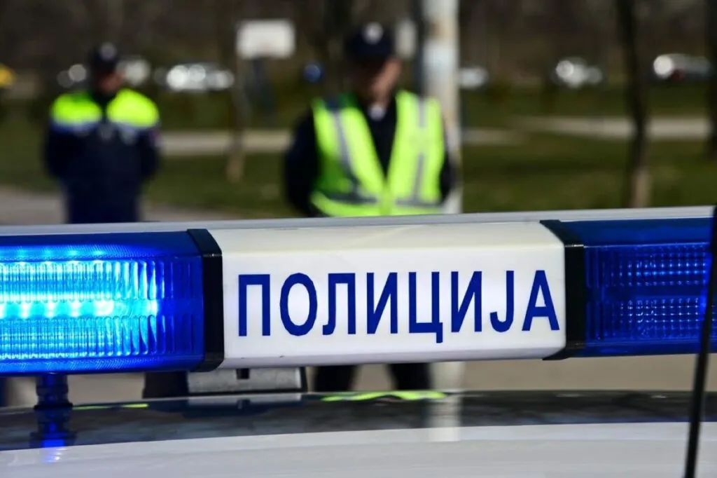 Црна вечер на патиштата: 17-годишна девојка загина кај Битола, двајца сопатници на автопатот кај Агино Село, возачот на мерцедесот приведен