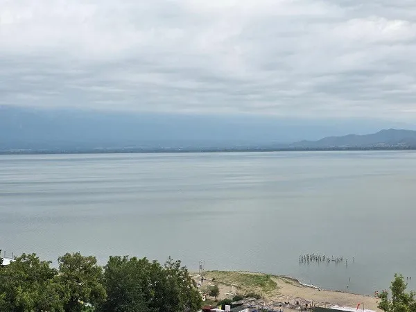 Дојранското Езеро е 1,20 метри под минимумот договорен со Грција, а колку вода носи каналот за спас не знае ни УХМР