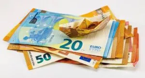 НÈ ЗАДОЛЖИЛЕ ЗА 1,86 МИЛИЈАРДИ ЕВРА ПОВЕЌЕ, А СЕ ФАЛАТ ДЕКА ВРАТИЛЕ 2,31 МИЛИЈАРДА ЕВРА?