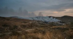 Пожари на депонии, ребаланс што ги крати инвестициите, Софија без гаранции, ветинг со услов
