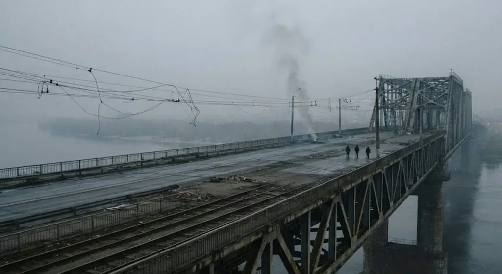 Русија ги гаѓа мостовите на Киев: целта не е да паднат, туку градот да застане