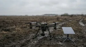 Наредбата што ги закочи украинските дронови дошла од Белата куќа, а Маск и Вашингтон си ја префрлаат одговорноста