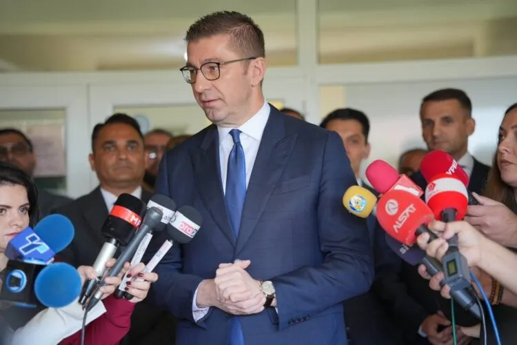 Средба Муцунски – Петрова во Софија: Бугарија ја потврди, но форматот го остави за себе