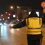 Возеле над 150 км/ч, полицаецот им дал опомена и 45 евра наместо по 300: МВР реагираше 20 месеци подоцна
