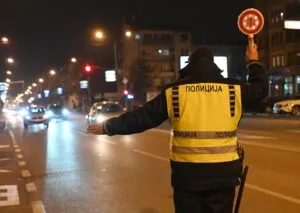 Возеле над 150 км/ч, полицаецот им дал опомена и 45 евра наместо по 300: МВР реагираше 20 месеци подоцна