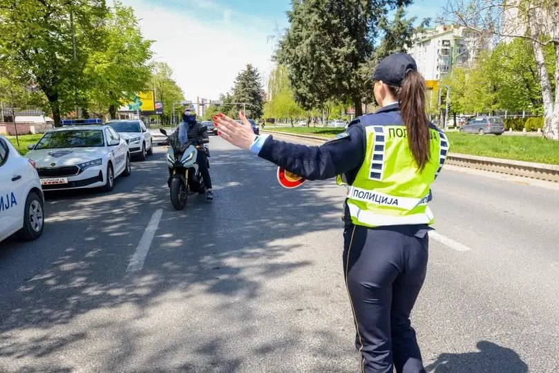 Над 2.600 прекршоци на тротинети и мотори само во септември: Кацигата најчесто останува дома