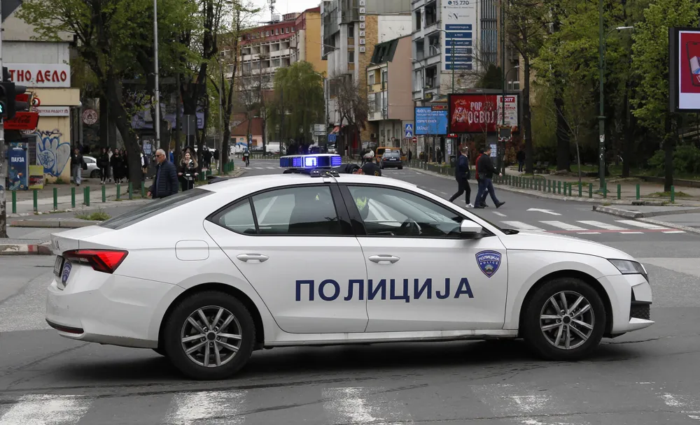 Една недела по приказната за полициска бруталност, МВР со своја верзија: совозачот му го одзел пиштолот на полицаецот
