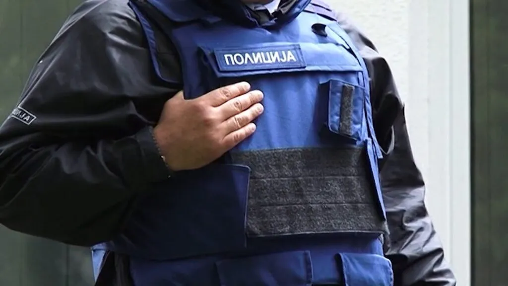 Шест суспензии за тепањето во Сарај, а полицискиот извештај и понатаму е под клуч