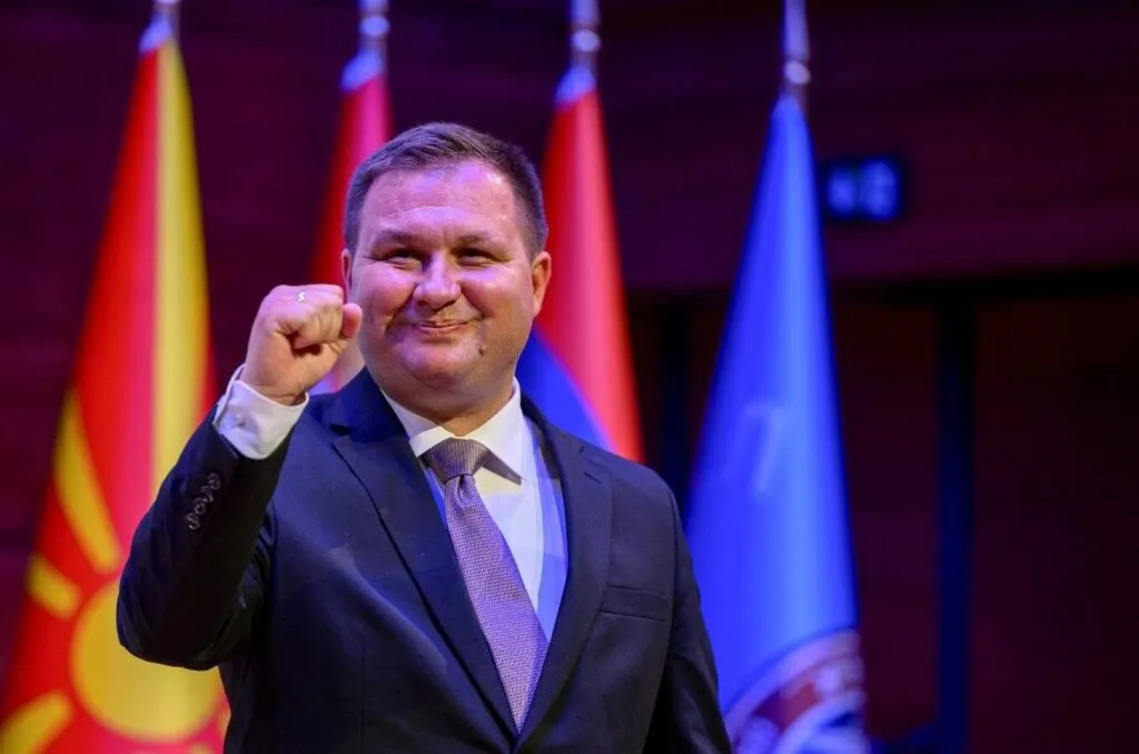 Од СДСМ до Српска демократска лига: Саша Богдановиќ формира партија, на конгресот поддршка стигна од СНС на Вучиќ