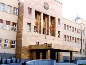 Ја добиеш жалбата за тендер, а адвокатот го плаќаш сам: измените на Законот за јавни набавки в понеделник пред пратениците