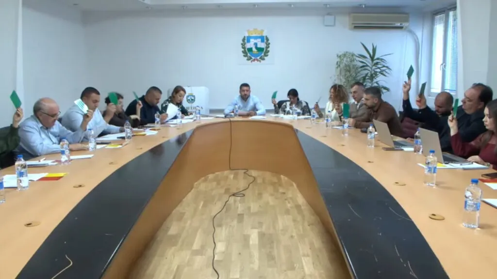 Охрид ја поскапува водата за 16%: јавните претпријатија се субвенционирани од граѓаните, а сметката пак ја плаќаат граѓаните