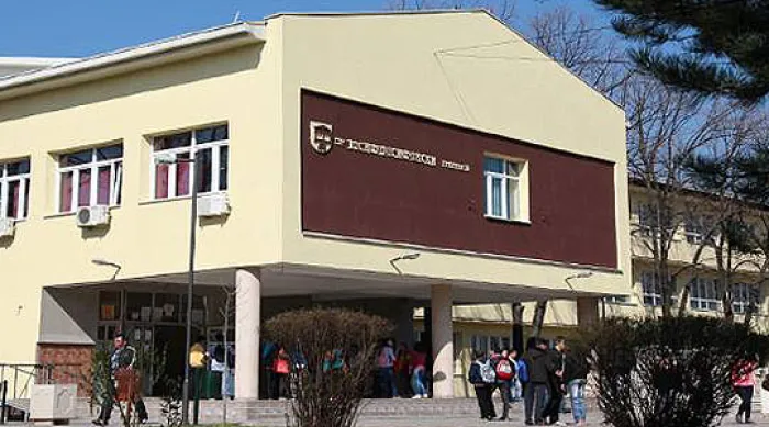 Гевгелиското средно училиште запиша 52 ученици помалку отколку пред две години - и годинава нема паралелка за готвачи, келнери и автомеханичари