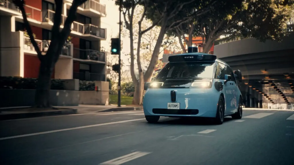 Waymo влегува во Канада, но засега без роботакси: Торонто е најсеверниот град досега, а снегот ќе биде вистинскиот испит