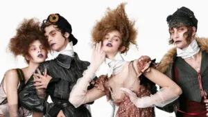 Џон Галијано ја лансираше првата колекција за Zara: наполеонската јакна е трендот на есента, а ланецот ја продаваше и пред него од 49,95 евра