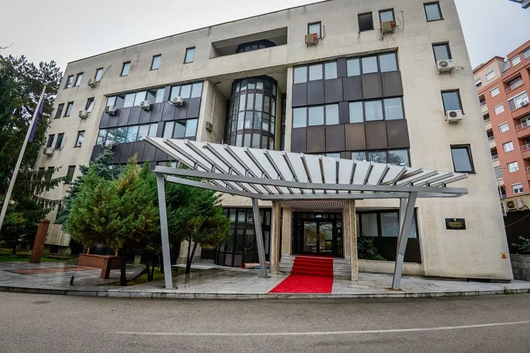 Шест полицајци суспендирани за тепањето кај Сарај: МВР призна неправилности, синдикатот раскажува сосема друга приказна